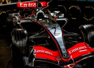 Lewis Hamilton equals Schumacher's world championship title record