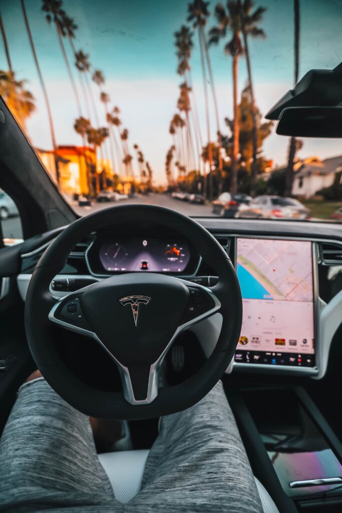 Tesla Model S 2.0: we have imagined the next electric sedan. A new Roadster.